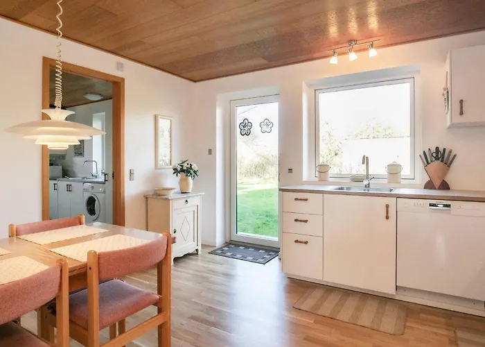 4 Person In Aeroskobing-by Traum Ærøskøbing