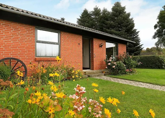 4 Person In Aeroskobing-by Traum Ærøskøbing