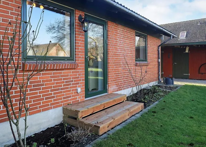 4 Person In Aeroskobing-by Traum * Ærøskøbing